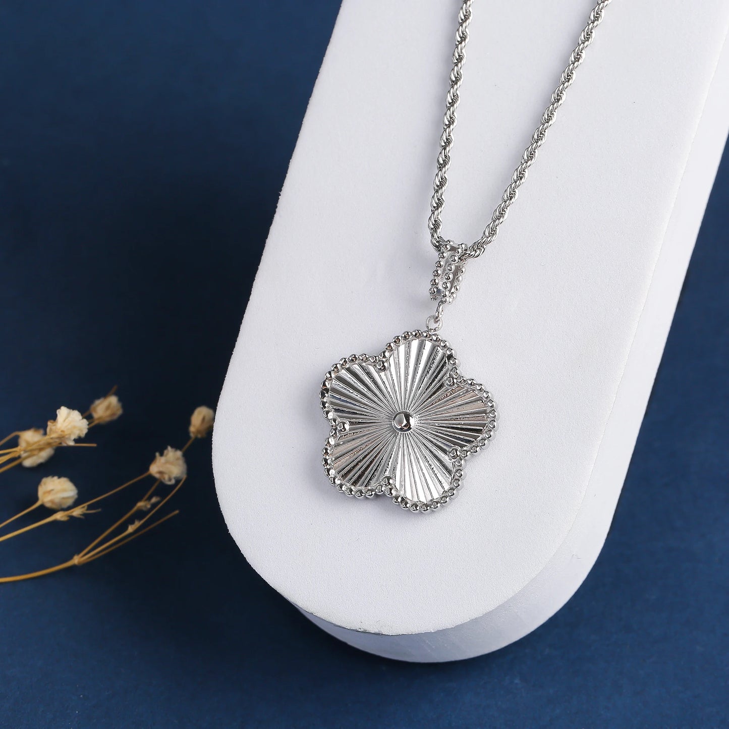 Clover Pendant Silver